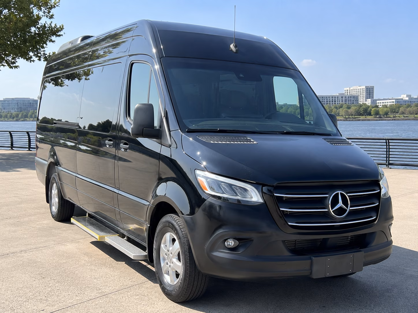 find the perfect transportation for your next corporate event 1